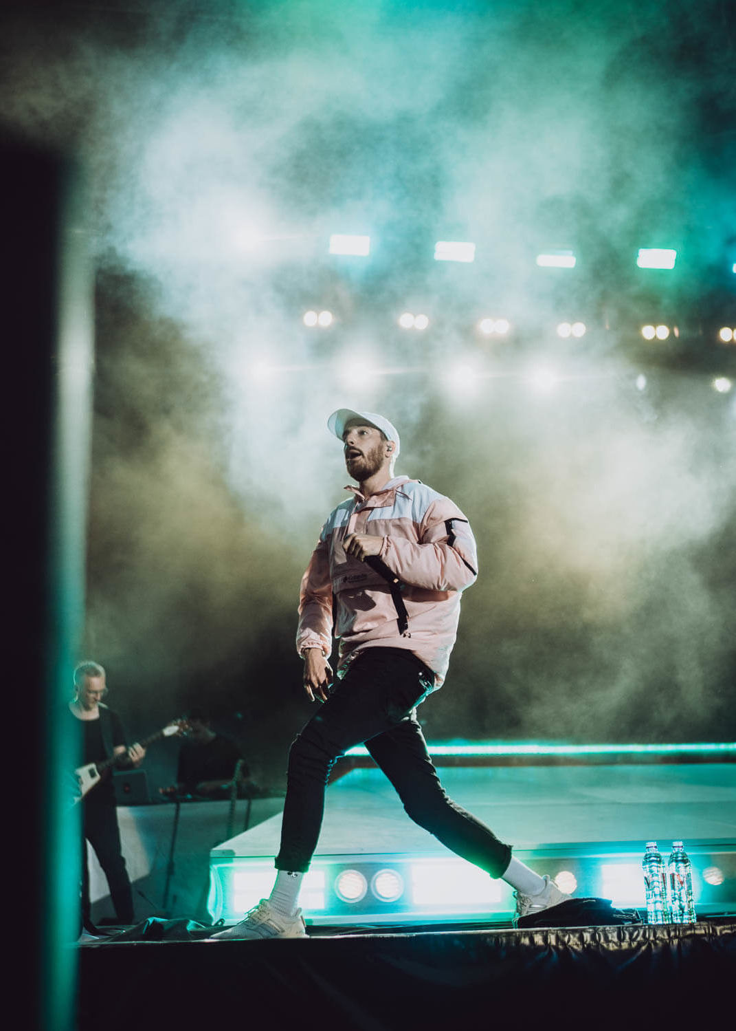 Musiker und Künstler auf der Bühne in Dresden, Casper